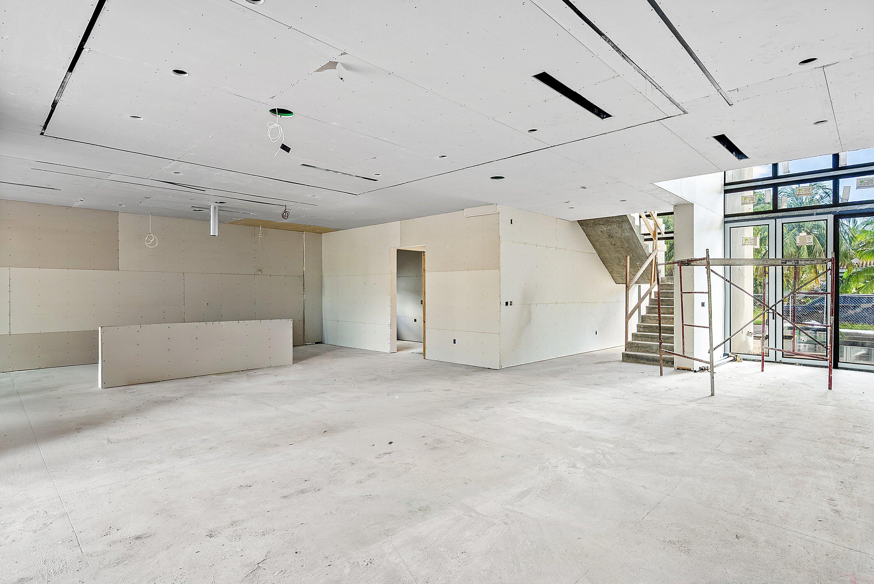 1505 Northeast 4th Avenue Boca Raton, FL 33432 - Photo 29 of 39 a view of an empty room