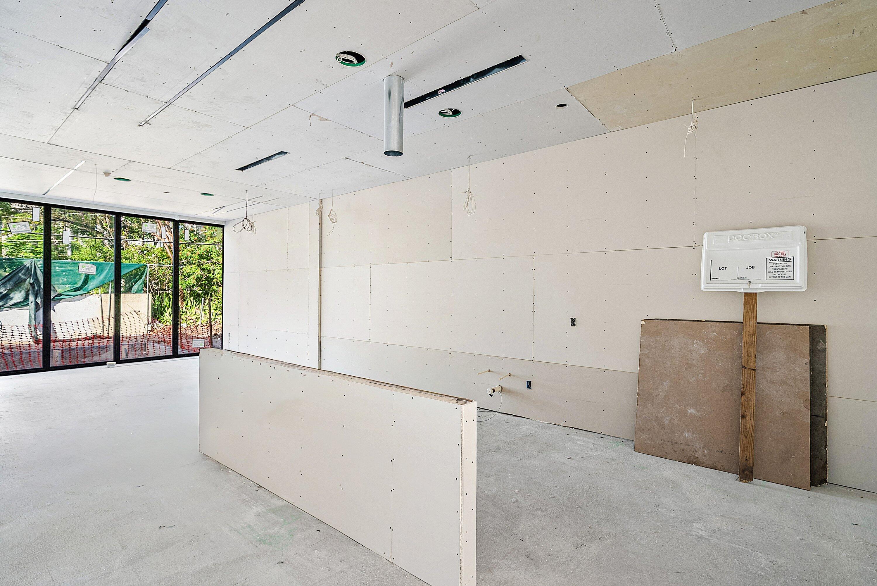 1505 Northeast 4th Avenue Boca Raton, FL 33432 - Photo 31 of 39 a view of a garage