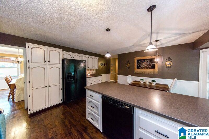 862 Ridgecrest Drive Gardendale, AL 35071 - Photo 12 of 48