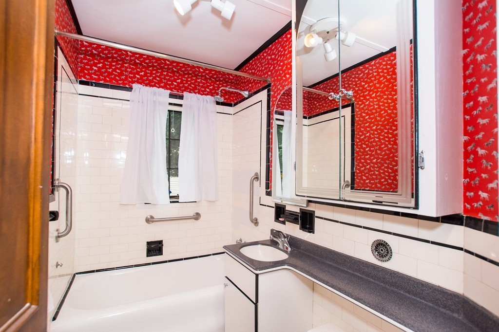 32 Wetherbee Road Waltham, MA 02453 - Photo 19 of 28 Gallery Image 19