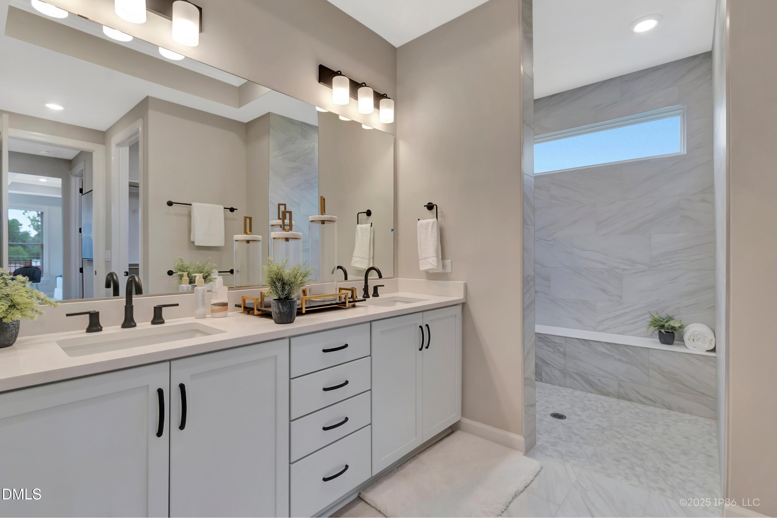 2113 Tandy Road Chapel Hill, NC 27517 - Photo 14 of 28 Owners Ensuite