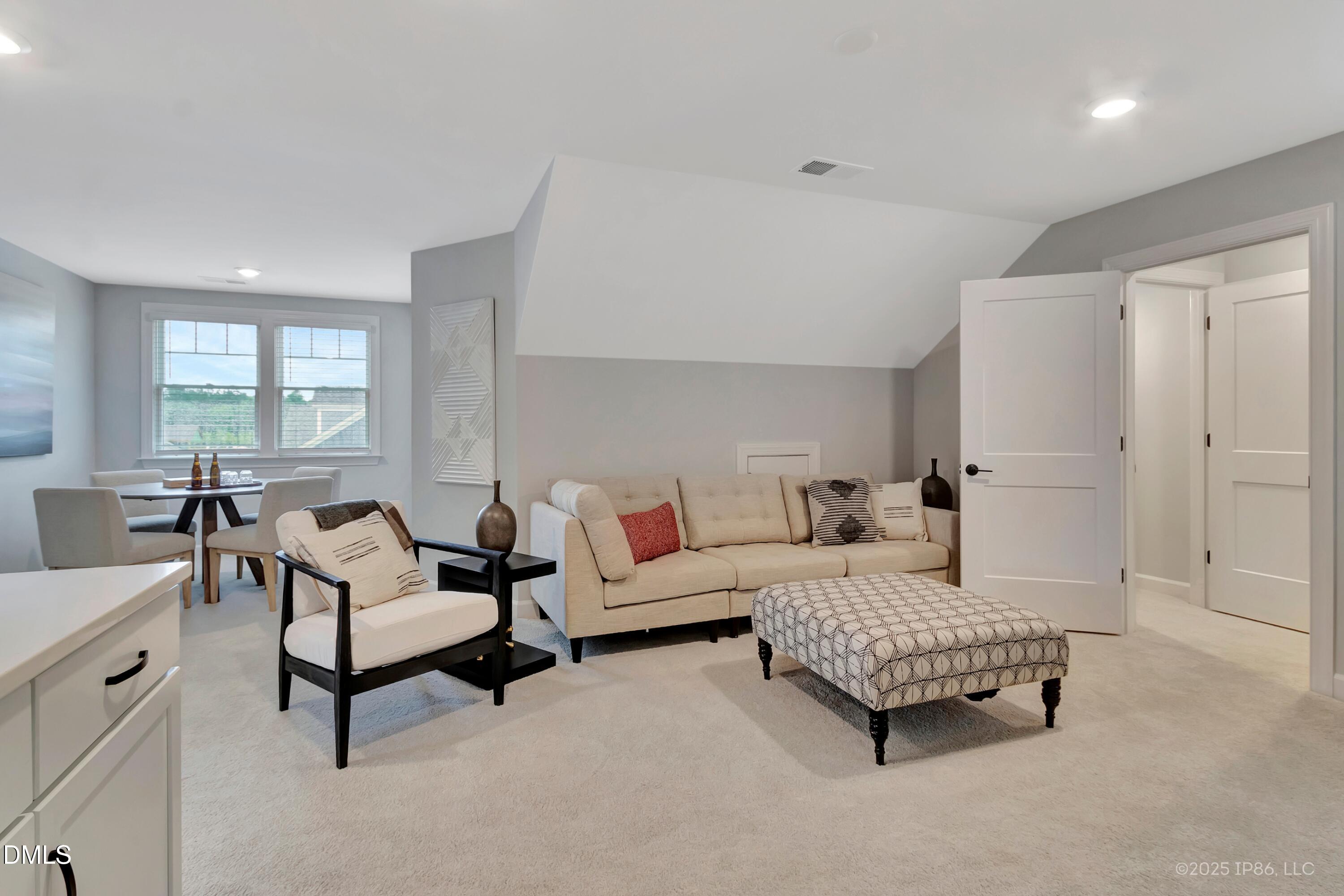 2113 Tandy Road Chapel Hill, NC 27517 - Photo 23 of 28 2nd Floor Living Area