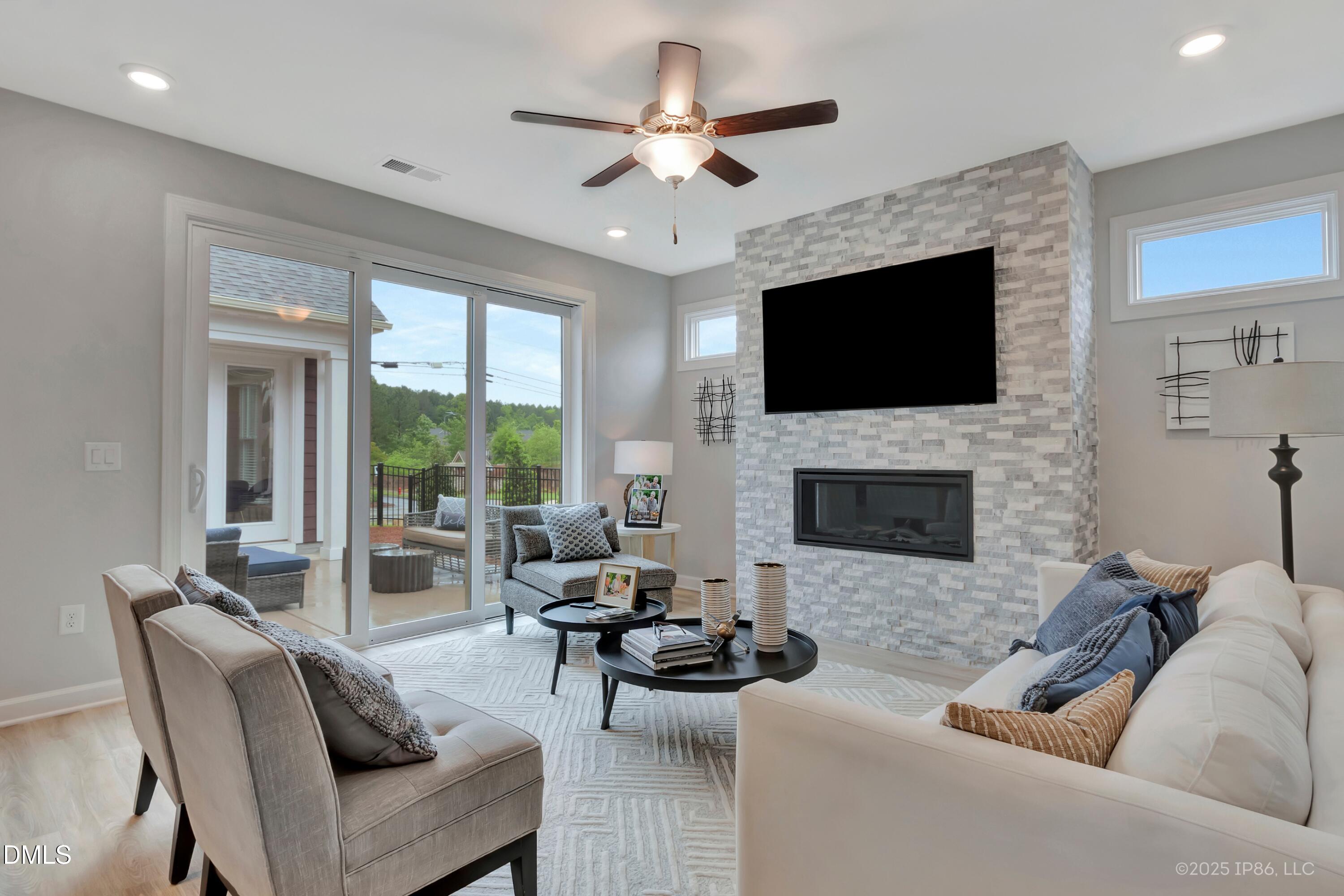 2113 Tandy Road Chapel Hill, NC 27517 - Photo 8 of 28 Living Room