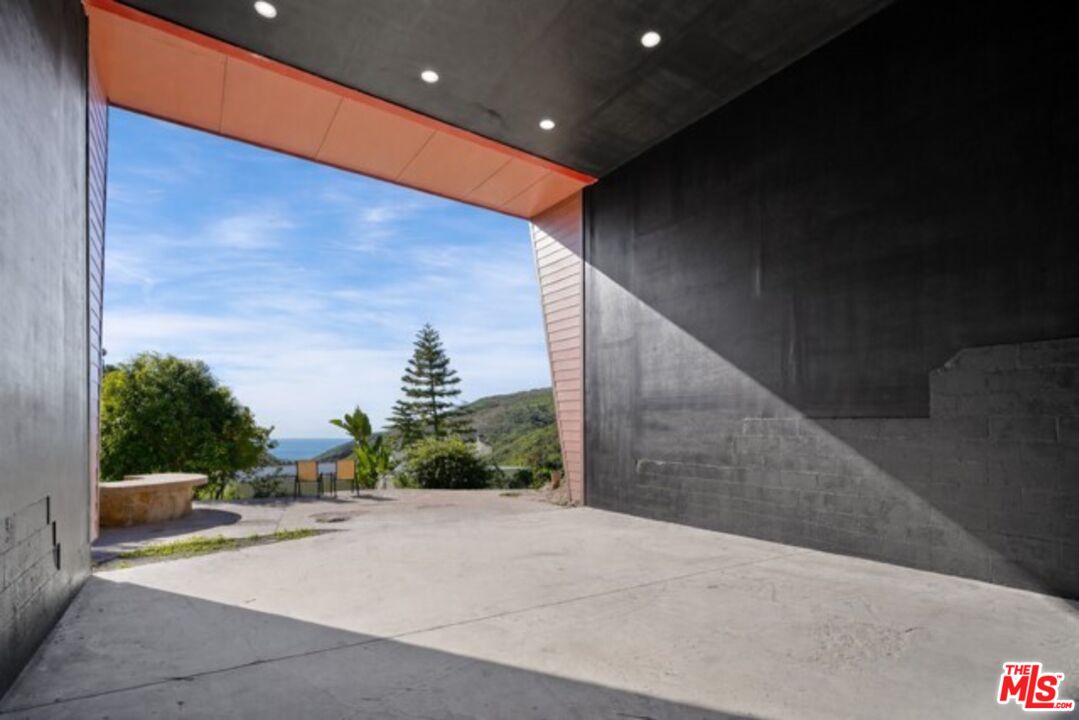 4063 Latigo Canyon Road Malibu, CA 90265 - Photo 24 of 33