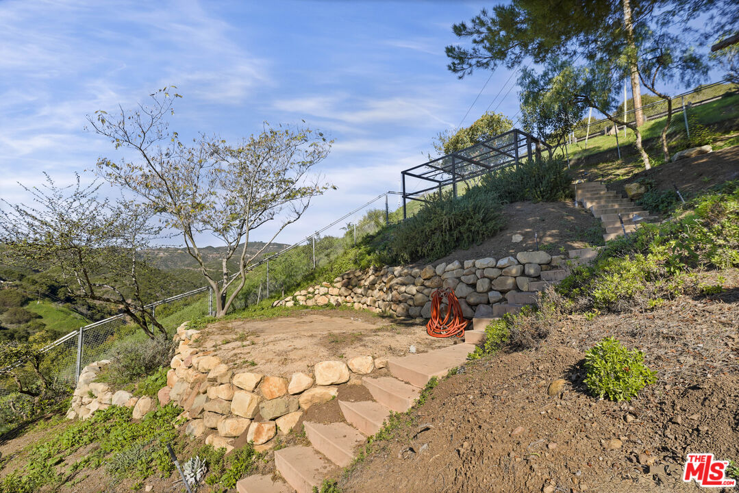 4063 Latigo Canyon Road Malibu, CA 90265 - Photo 31 of 33