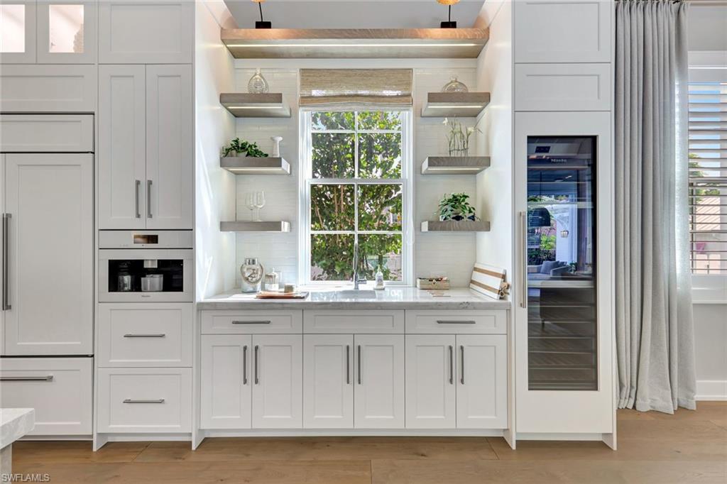 160 Broad Avenue South Naples, FL 34102 - Photo 18 of 49