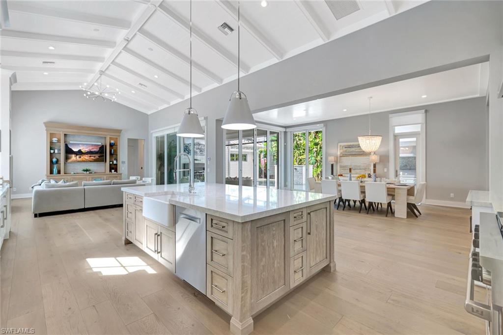 160 Broad Avenue South Naples, FL 34102 - Photo 19 of 49