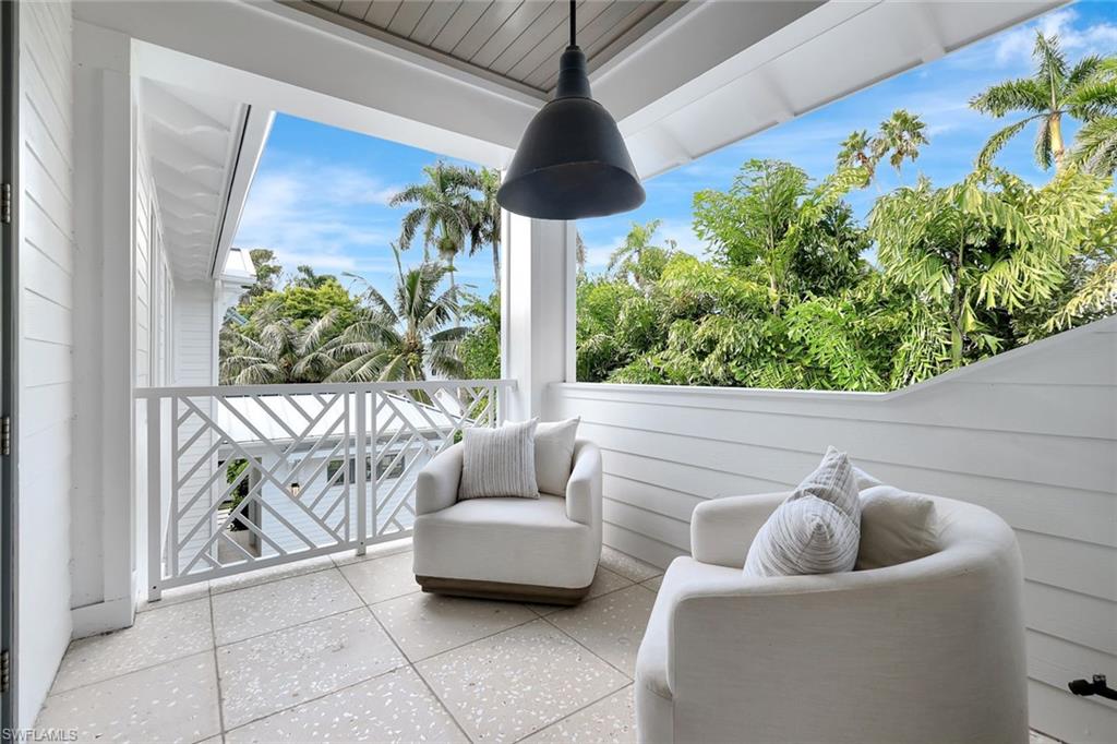 160 Broad Avenue South Naples, FL 34102 - Photo 38 of 49