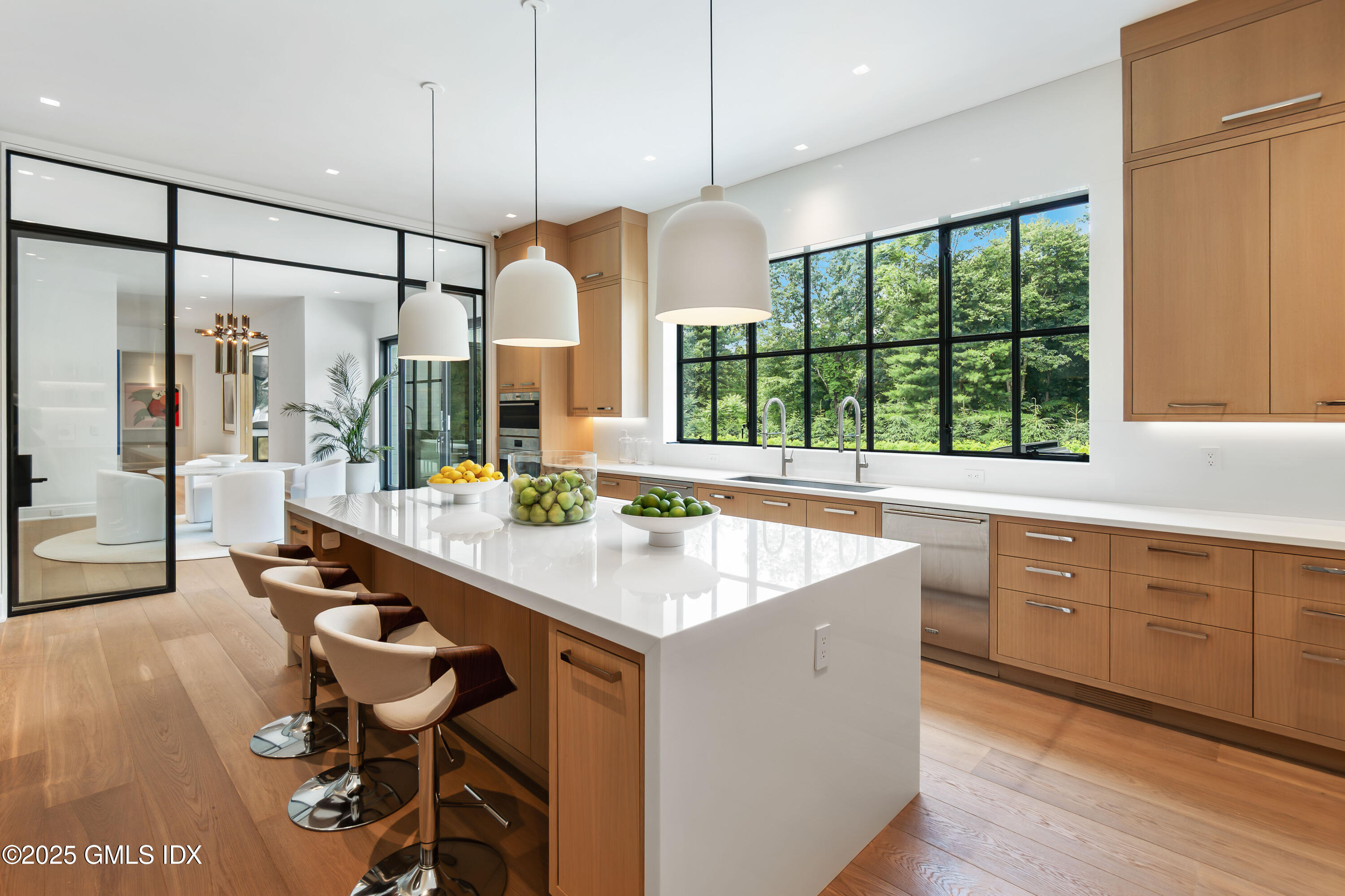 406 Stanwich Road Greenwich, CT 06830 - Photo 9 of 35 04