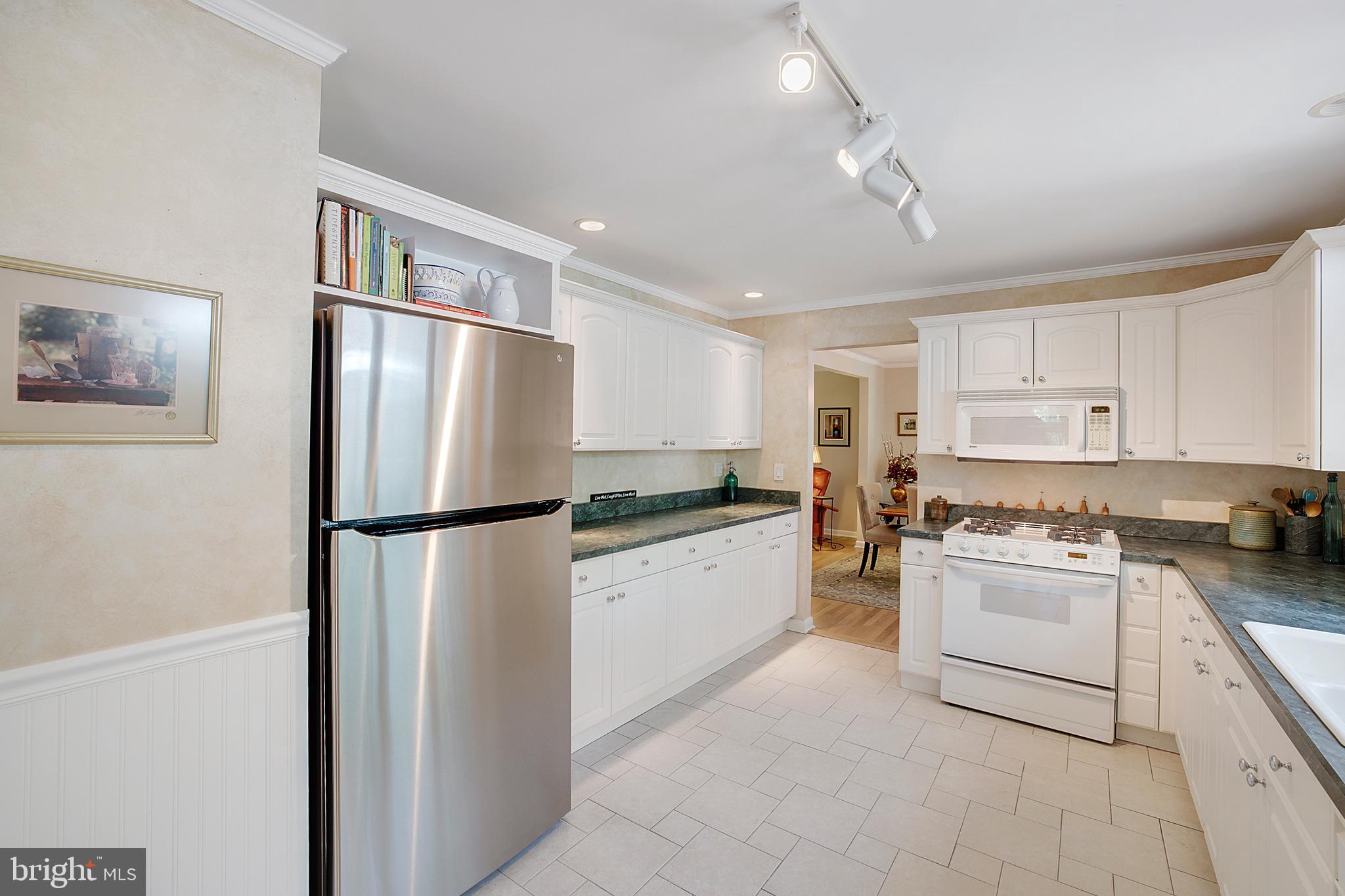 102 East Severn Ridge Road Annapolis, MD 21409 - Photo 18 of 50