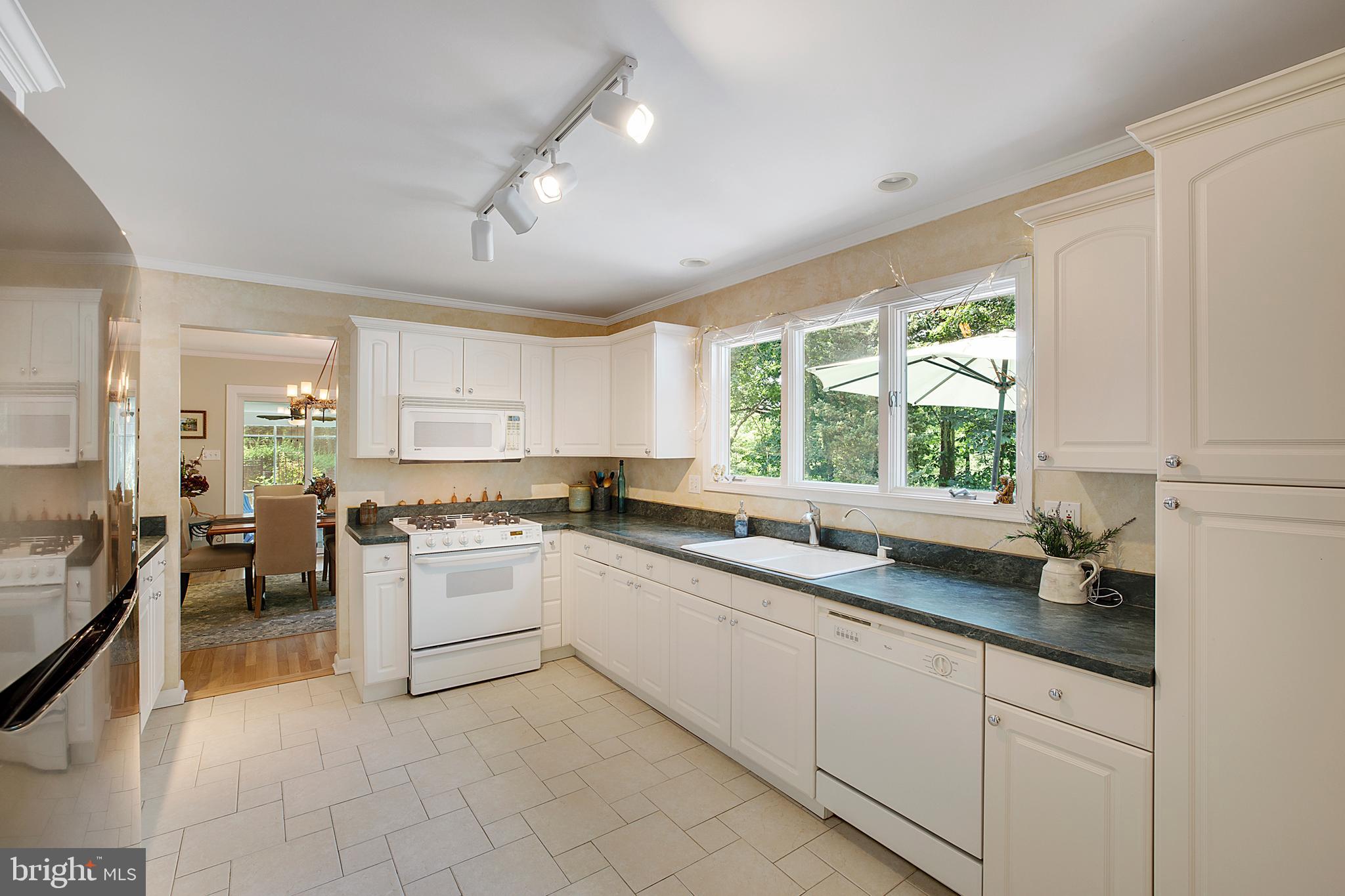 102 East Severn Ridge Road Annapolis, MD 21409 - Photo 19 of 50