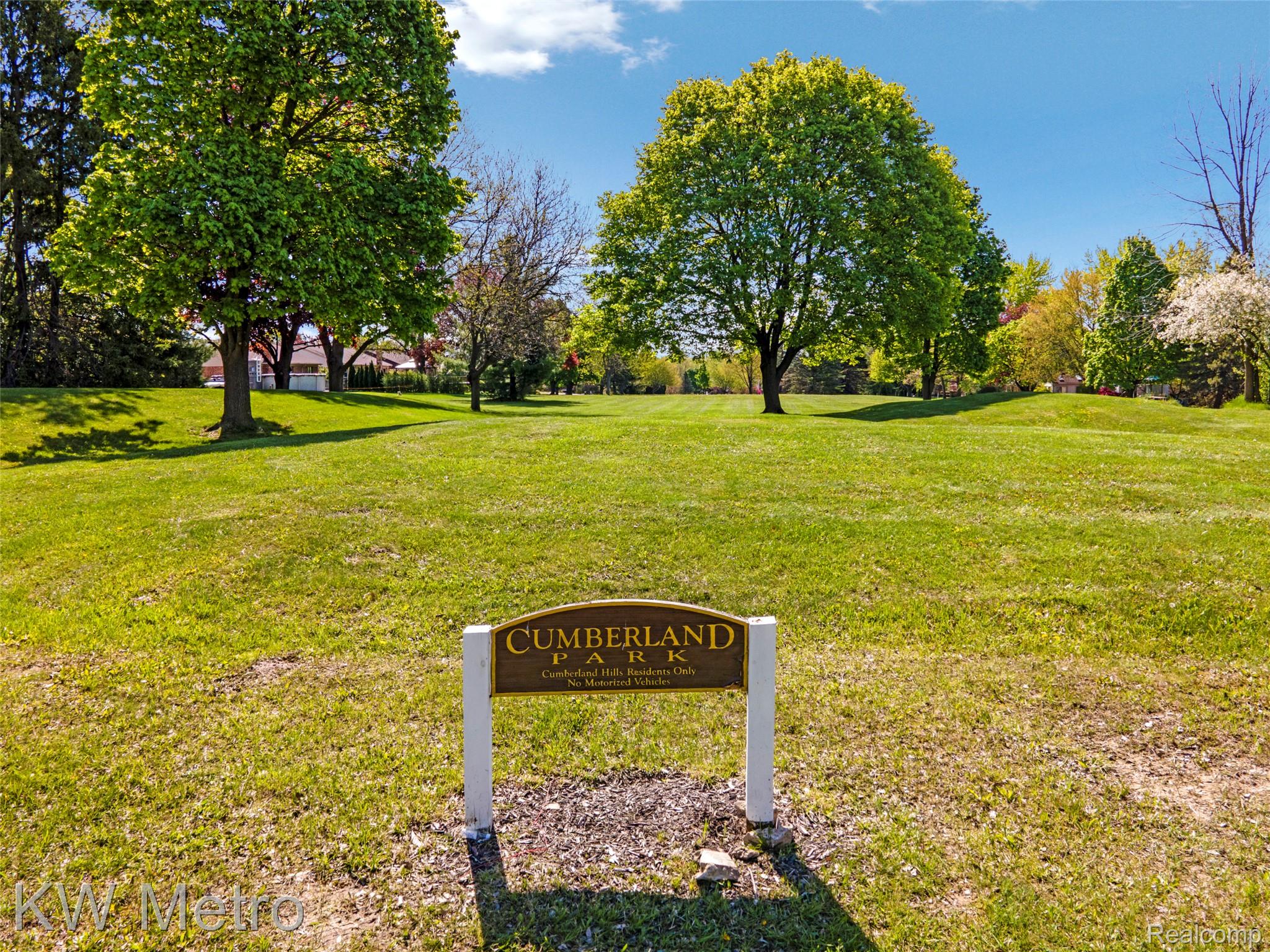 477 Coldiron Drive Rochester, MI 48307 - Photo 44 of 52 DJI_0202.jpg