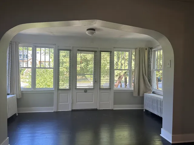 $3,700 | 1811 Prairie Street, Glenview, IL 60025