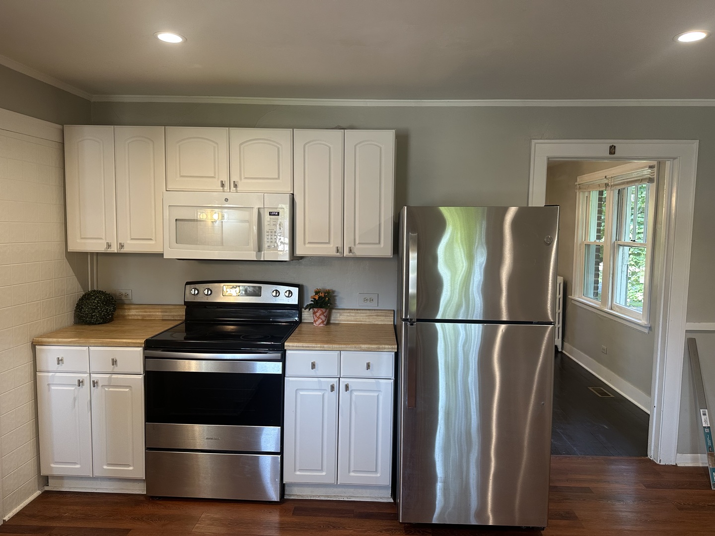 1811 Prairie Street Glenview, IL 60025 - Photo 3 of 3