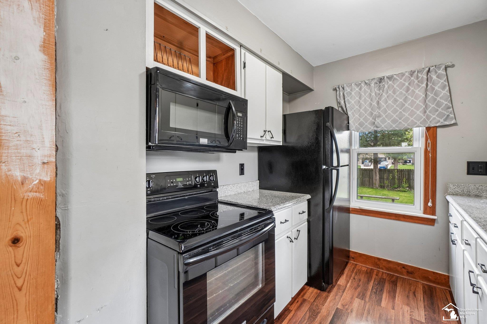 13752 Laplaisance Road Monroe, MI 48161 - Photo 8 of 35