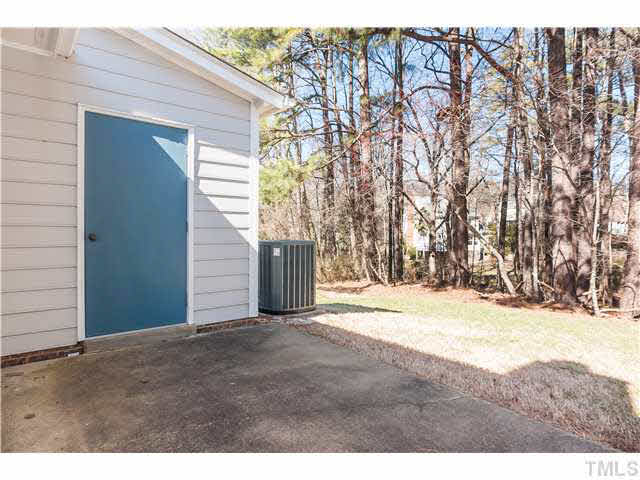 2624 Cottage Circle Raleigh, NC 27613 - Photo 13 of 15