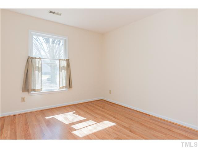 2624 Cottage Circle Raleigh, NC 27613 - Photo 10 of 15