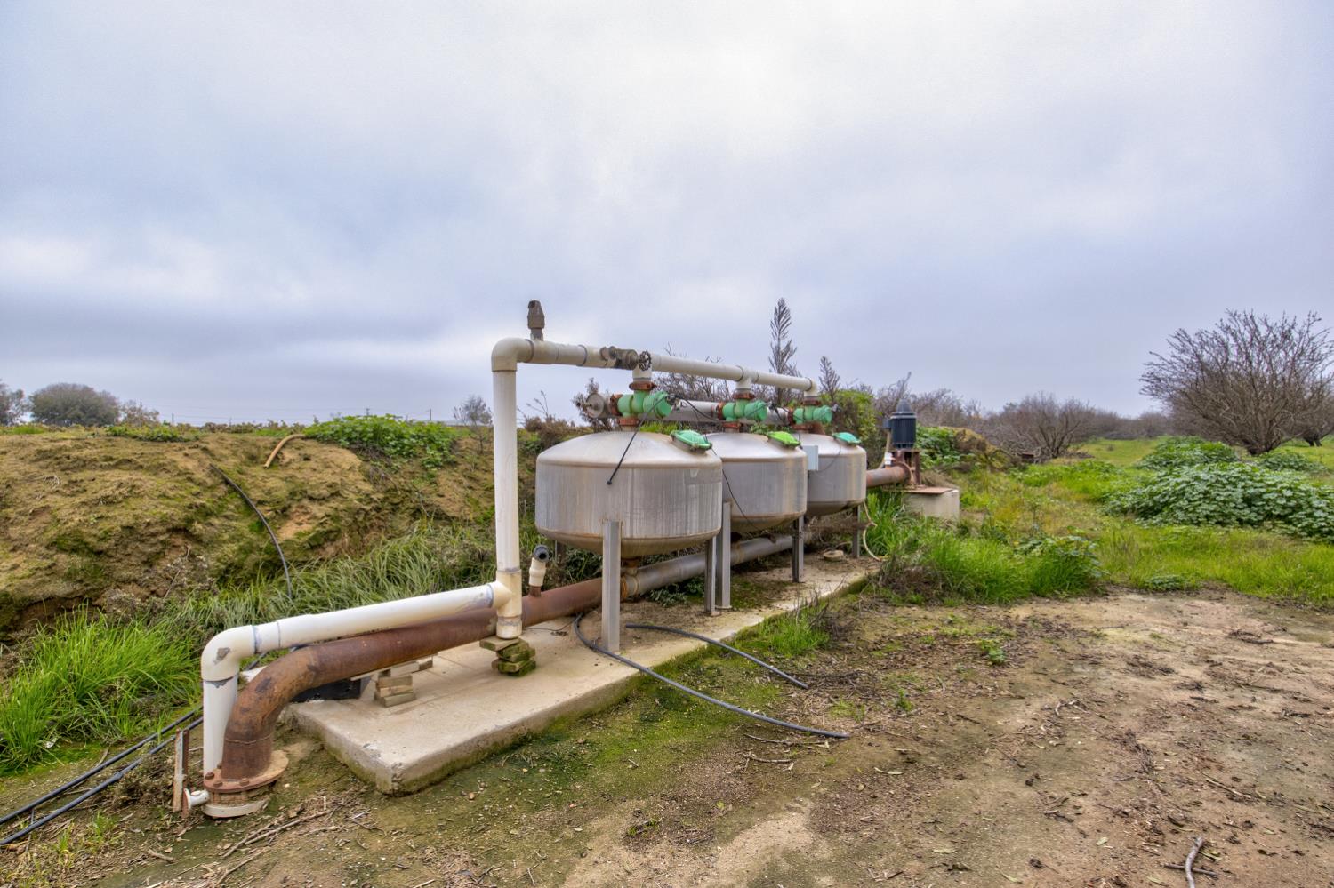 0 Ave 48 & Road Earlimart, CA 93219 - Photo 3 of 16 a view of a chairs and table in patio