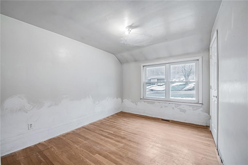 675 Center Road Pittsburgh, PA 15239 - Photo 12 of 25 Gallery Image 12