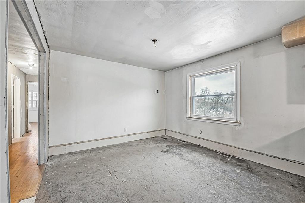675 Center Road Pittsburgh, PA 15239 - Photo 8 of 25 Gallery Image 8