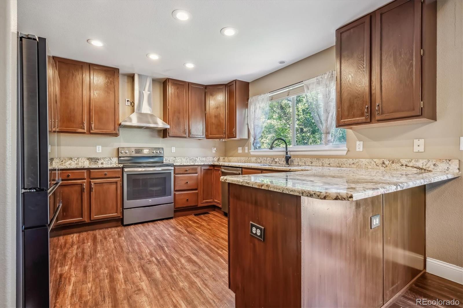 10185 Silver Maple Circle Highlands Ranch, CO 80129 - Photo 7 of 33 Gallery Image 7