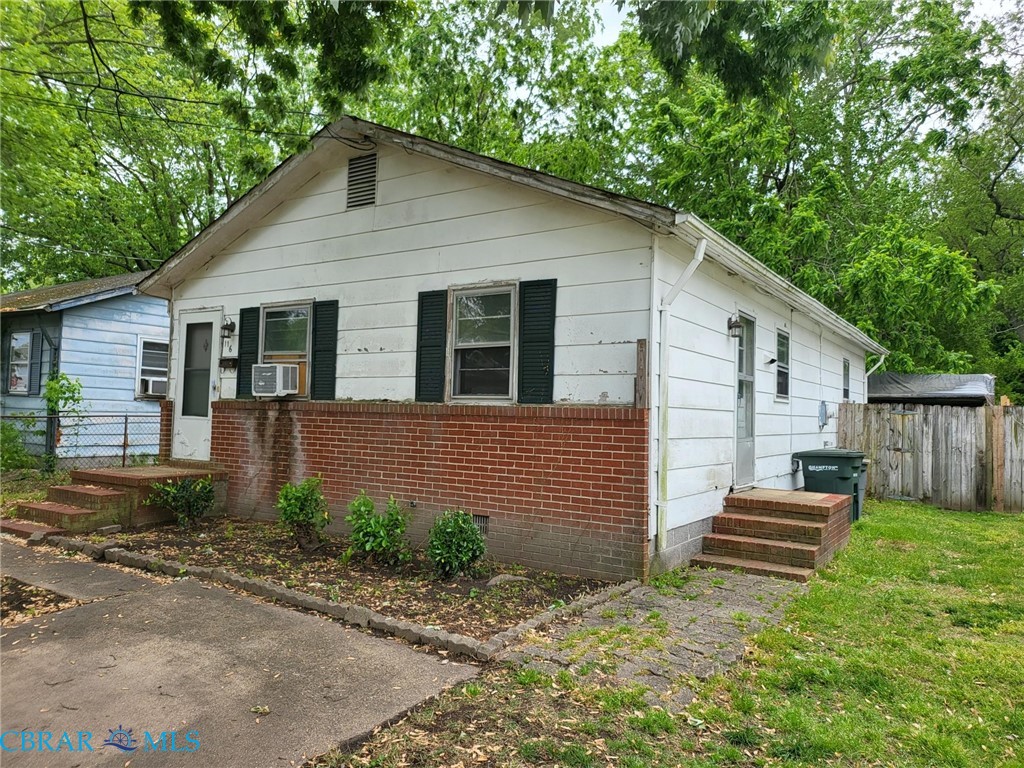 116 Downes Street Hampton, VA 23663 - Photo 2 of 30