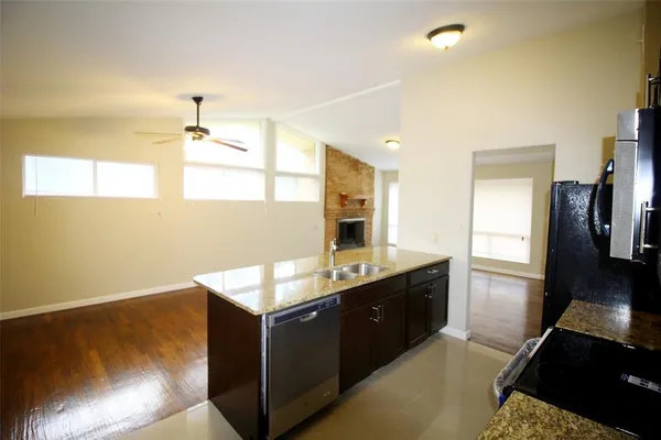 $2,100 | 149 Hedgerow Lane, Lewisville, TX 75057