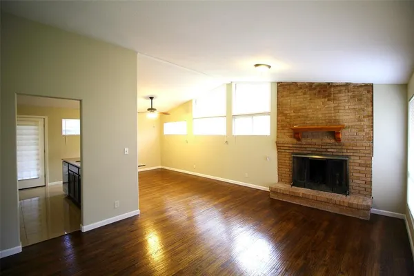 $2,100 | 149 Hedgerow Lane, Lewisville, TX 75057