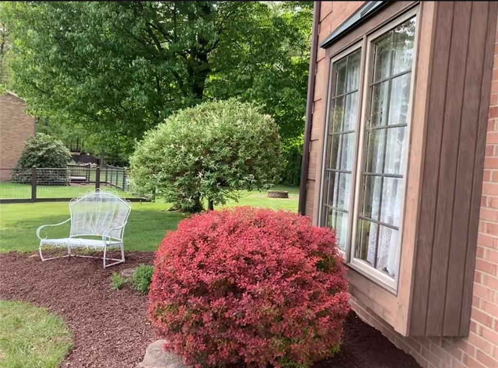201 Laurel Way Spring Church, PA 15686 - Photo 2 of 47 Gallery Image 2