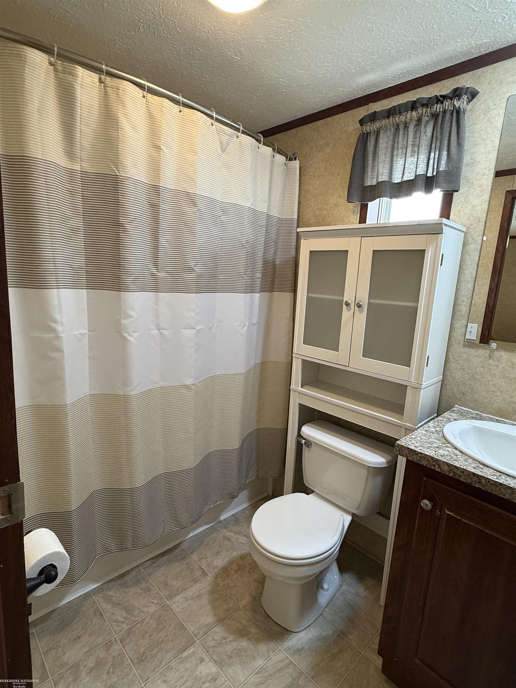 4539 Carlton Road Sterling Heights, MI 48310 - Photo 13 of 20
