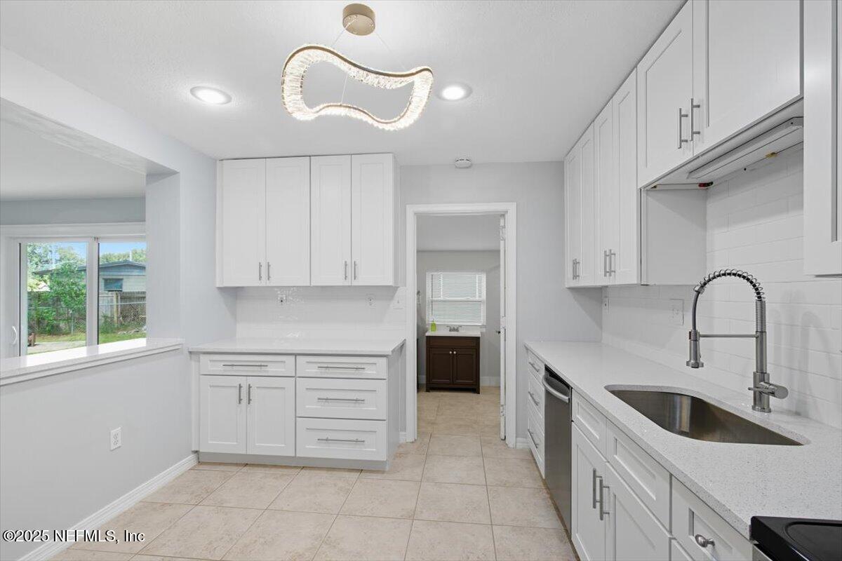 589 Bay Ridge Road Jacksonville, FL 32216 - Photo 8 of 19 07-Kitchen
