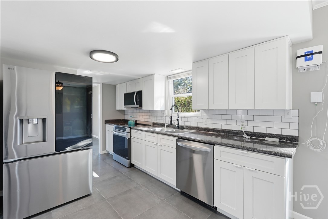 407 Willow Road Savannah, GA 31419 - Photo 11 of 32