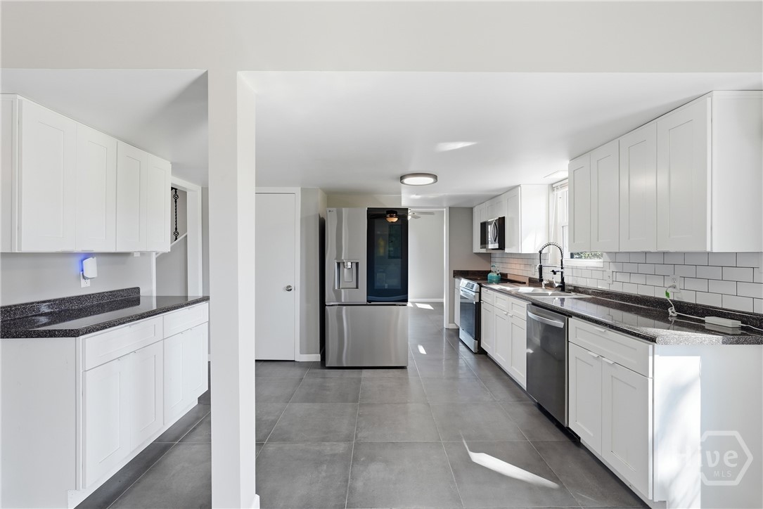 407 Willow Road Savannah, GA 31419 - Photo 12 of 32