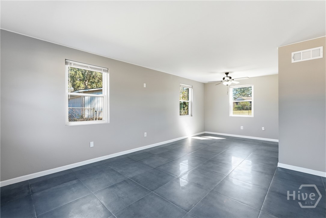 407 Willow Road Savannah, GA 31419 - Photo 3 of 32