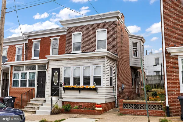 $2,400 | 830 North Dupont Street, Wilmington, DE 19805