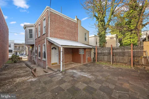 $2,500 | 830 North Dupont Street, Wilmington, DE 19805