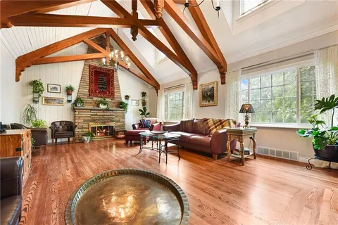 $1,199,000 | 2055 Outlook Drive, Pittsburgh, PA 15241