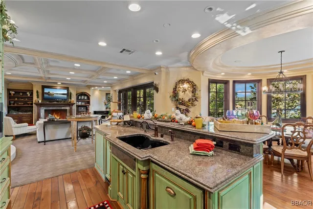 $4,500,000 | 207 Blue Lake Road, Lake Arrowhead, CA 92352