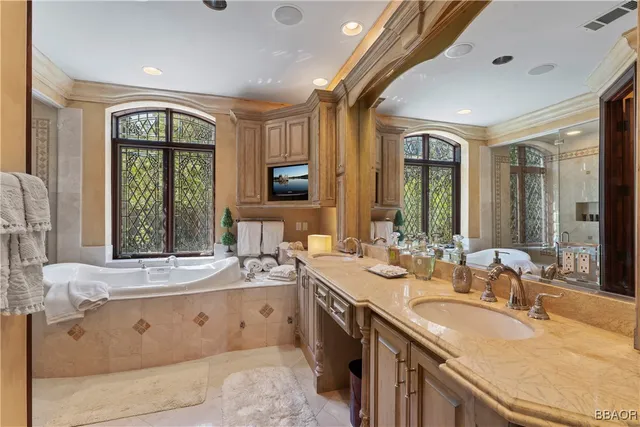 $4,500,000 | 207 Blue Lake Road, Lake Arrowhead, CA 92352