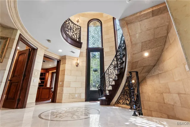 $4,500,000 | 207 Blue Lake Road, Lake Arrowhead, CA 92352