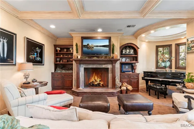 $4,500,000 | 207 Blue Lake Road, Lake Arrowhead, CA 92352