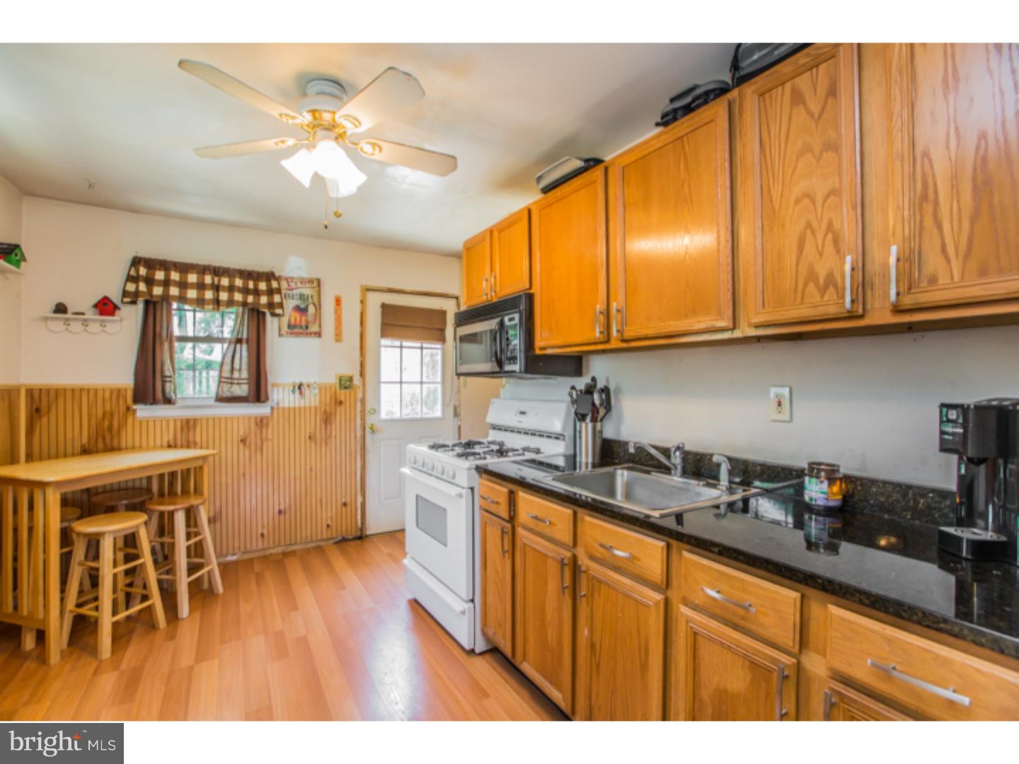 934 Mt Road Burlington, NJ 08016 - Photo 8 of 25 Kitchen