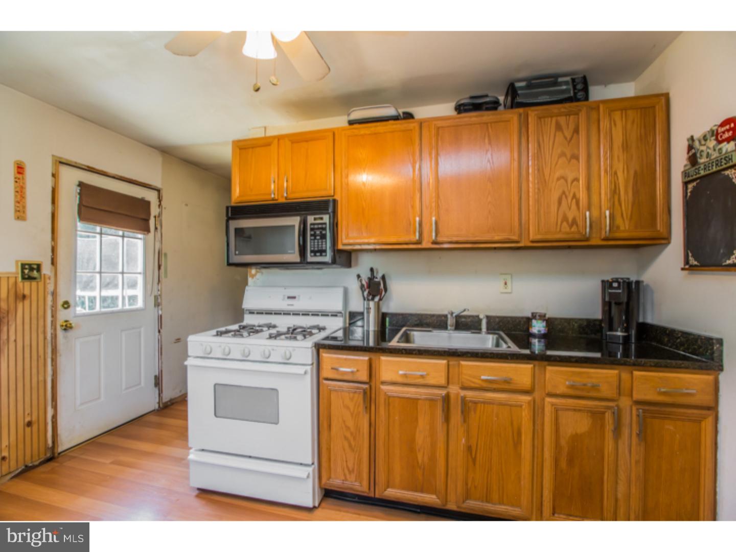 934 Mt Road Burlington, NJ 08016 - Photo 9 of 25 Kitchen