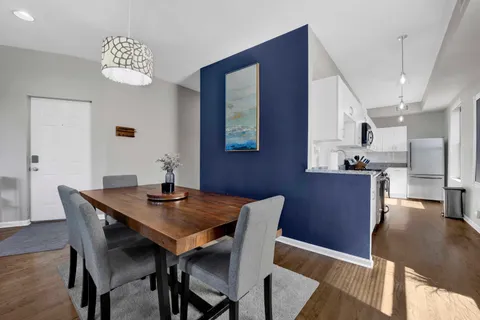 $599,000 | 1712 West Wilson Avenue, Unit 3E, Chicago, IL 60640