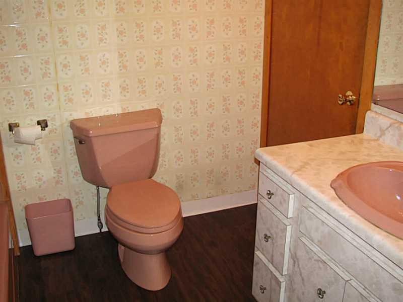 1052 Butler Road Kittanning, PA 16201 - Photo 16 of 22 Full Bath.