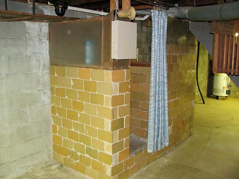 1052 Butler Road Kittanning, PA 16201 - Photo 18 of 22 Basement/Game Room. Work shower in the basement