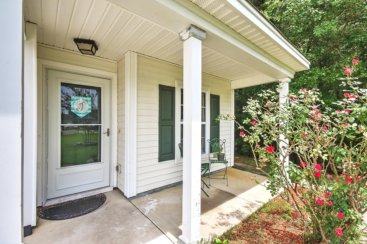 1130 Deerberry Road Hanahan, SC 29410 - Photo 5 of 25 DSC_2657_8_9