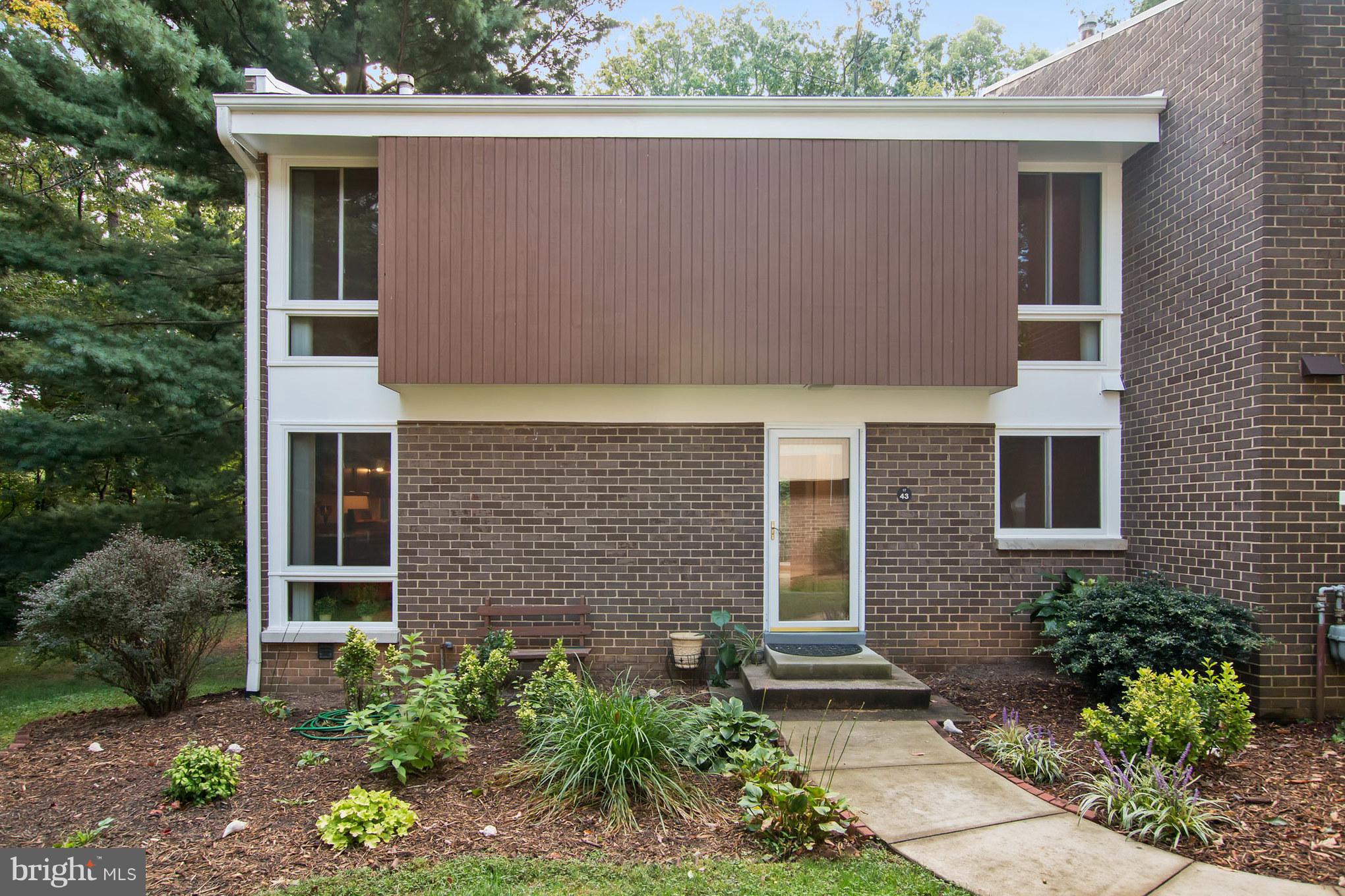 1743 Wainwright Drive Reston, VA 20190 - Photo 2 of 29 Exterior (General)
