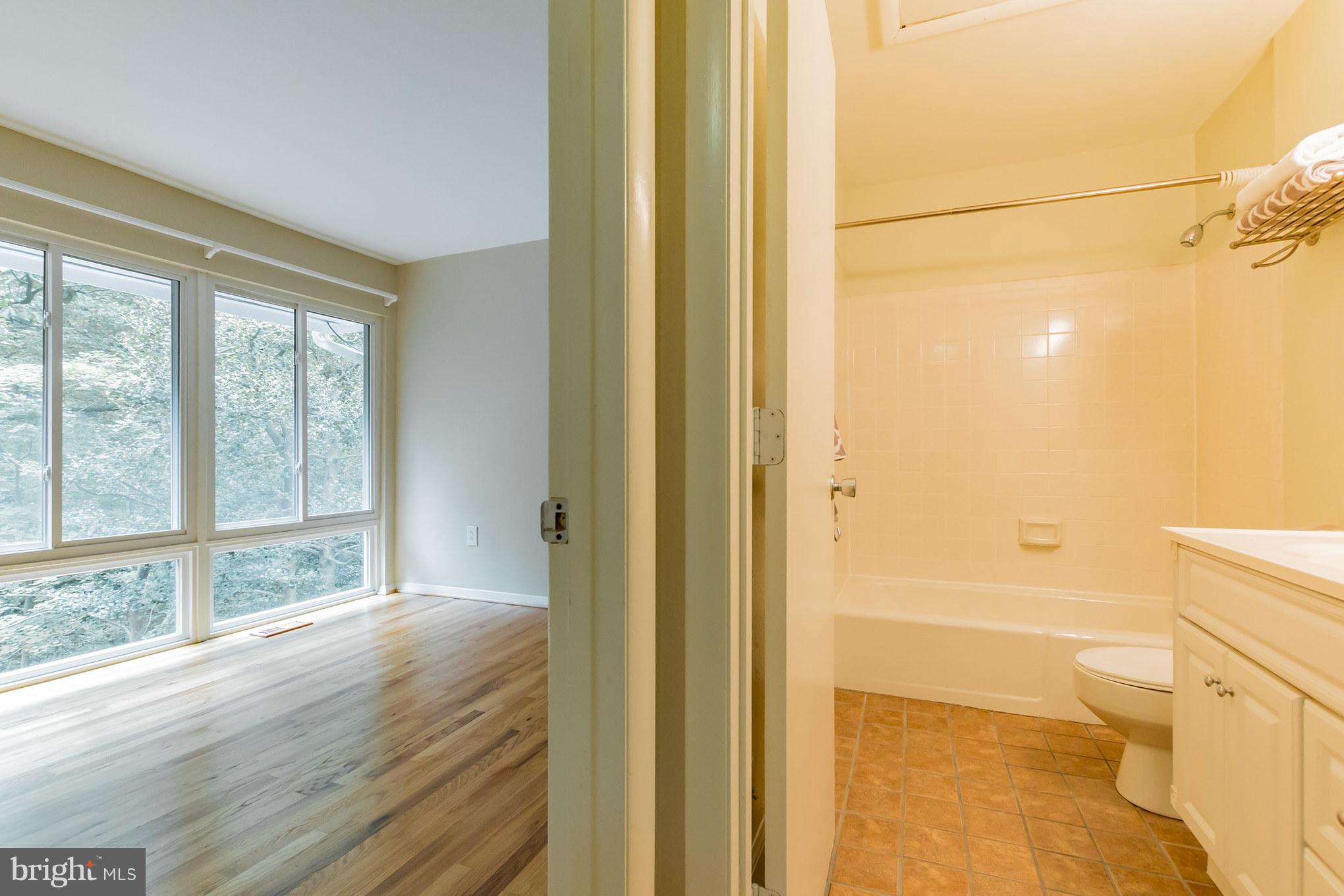 1743 Wainwright Drive Reston, VA 20190 - Photo 17 of 29 Interior (General)