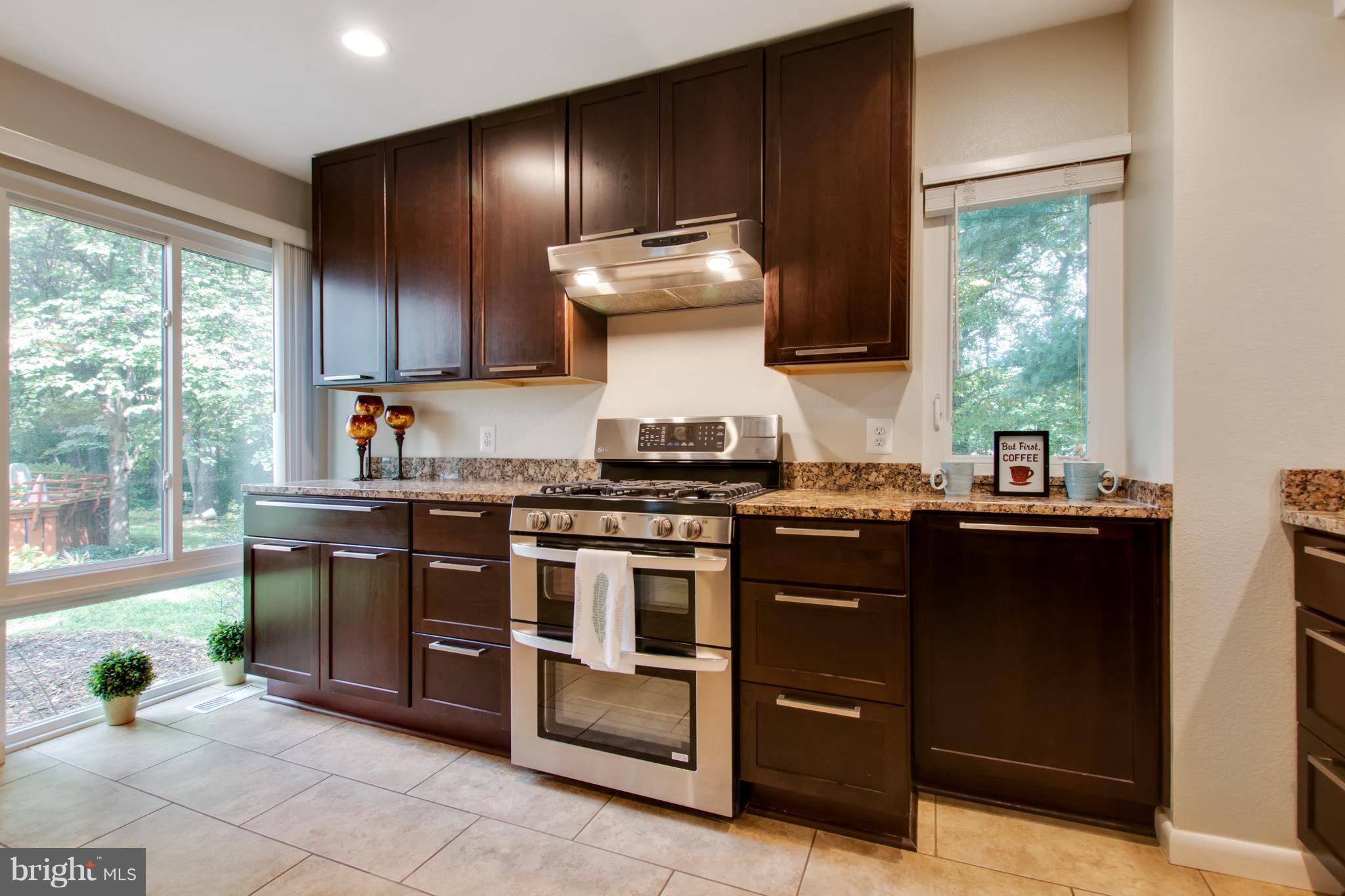1743 Wainwright Drive Reston, VA 20190 - Photo 4 of 29 Kitchen